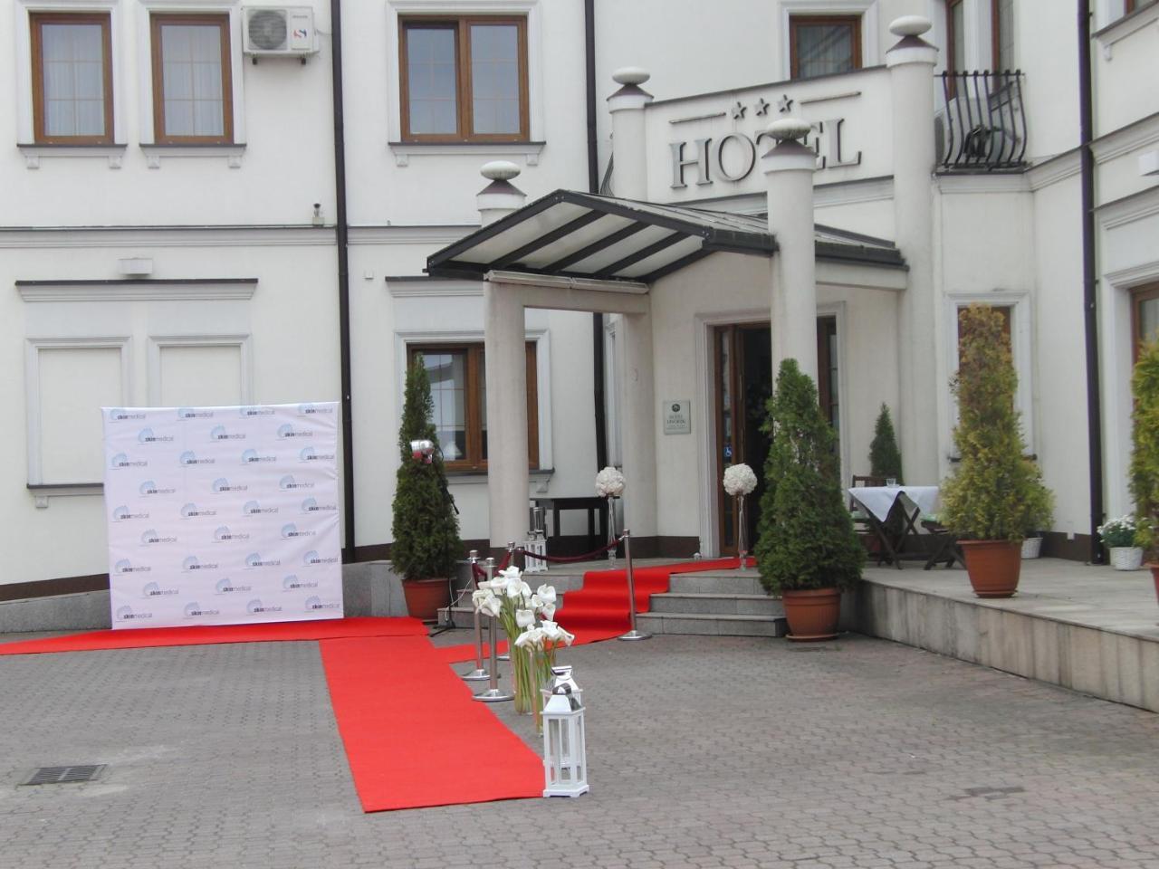 Hotel Dworek*** Skierniewice Bagian luar foto