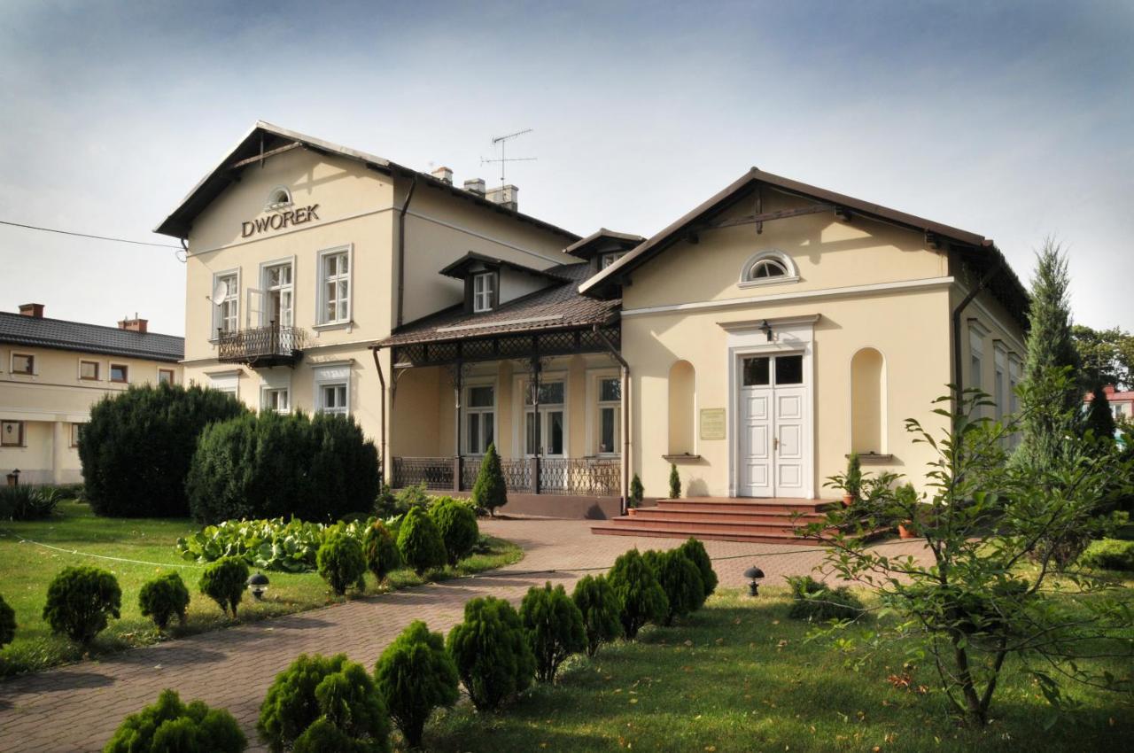 Hotel Dworek*** Skierniewice Bagian luar foto
